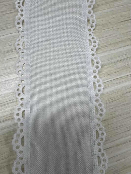 2.5in white scallop edge 5 yds
